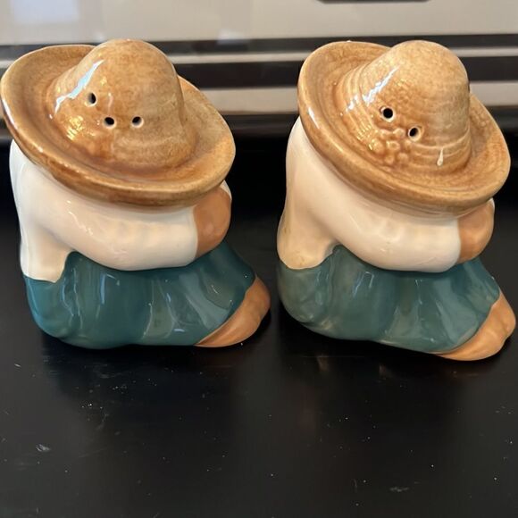 Vintage Ceramic Figurine S&P Shakers . Sleeping sombrero people - Picture 2 of 6